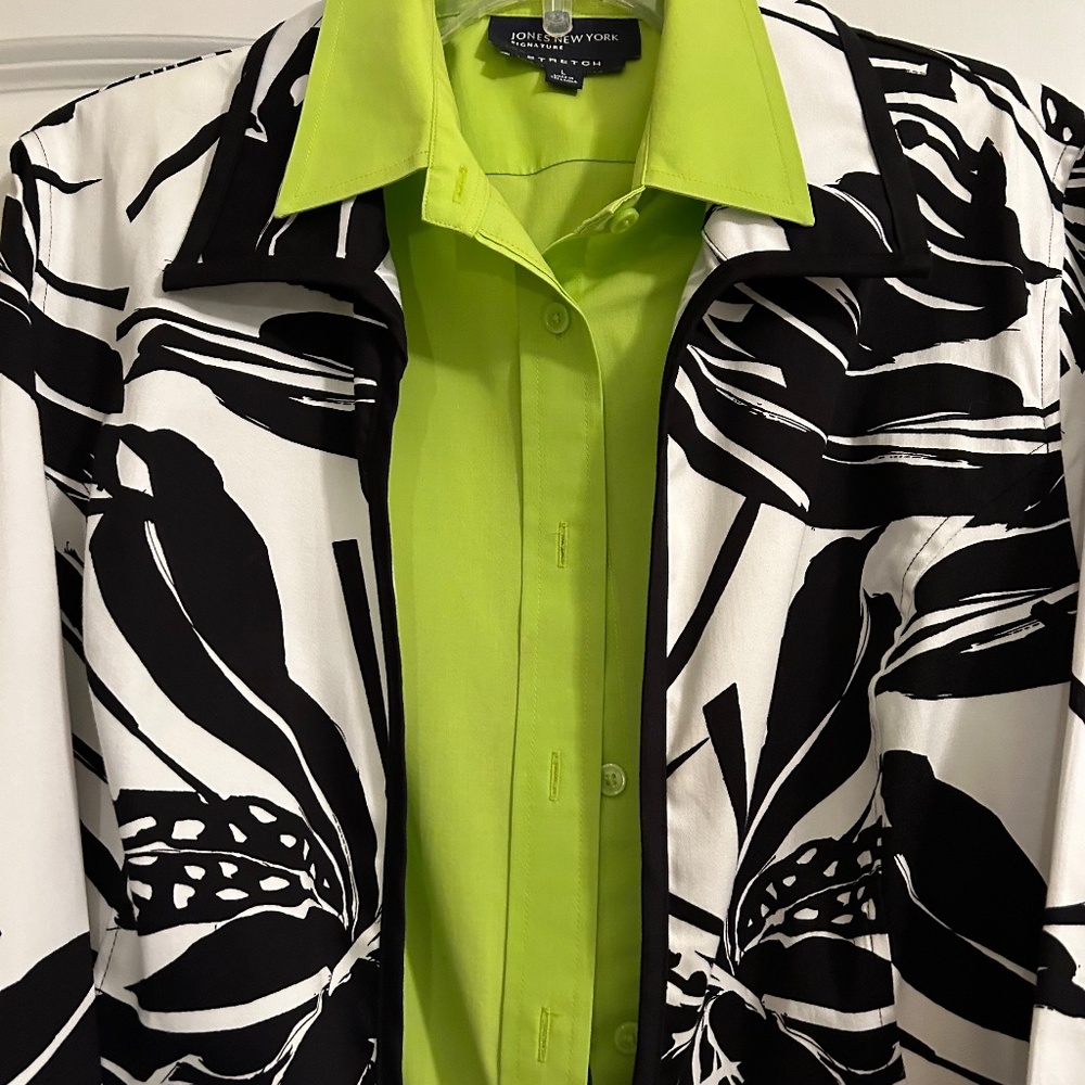 SPRING SPECIAL NEW MARKDOWN Chico's Lightweight Cotton Jacket